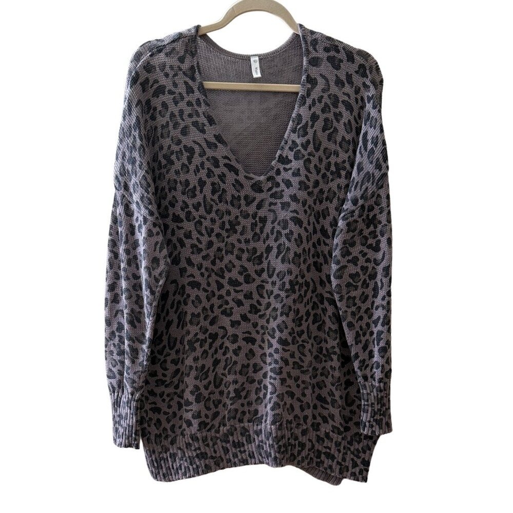 Wishlist Purple-Gray Leopard Print V-Neck Knit Sweater - Size M/L (New)